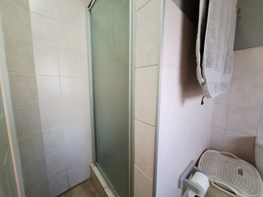 2 Bedroom Property for Sale in Langenhovenpark Free State